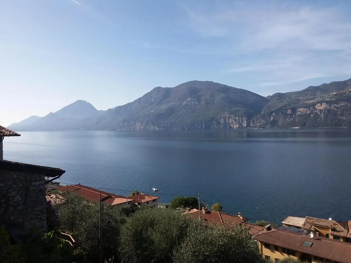 La Casa Della Luna Nel Lago Brenzone sul Garda 0*,  Ιταλία